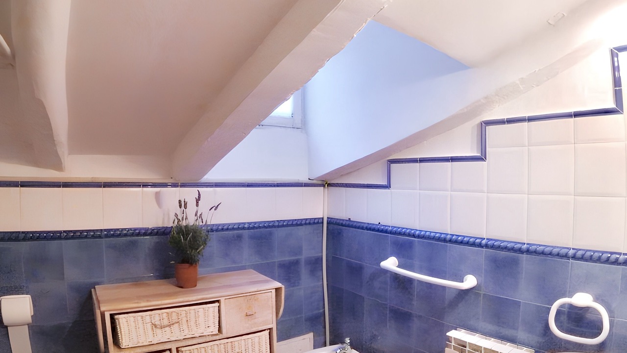 Photo of Bathroom in Logrono Historic Centre