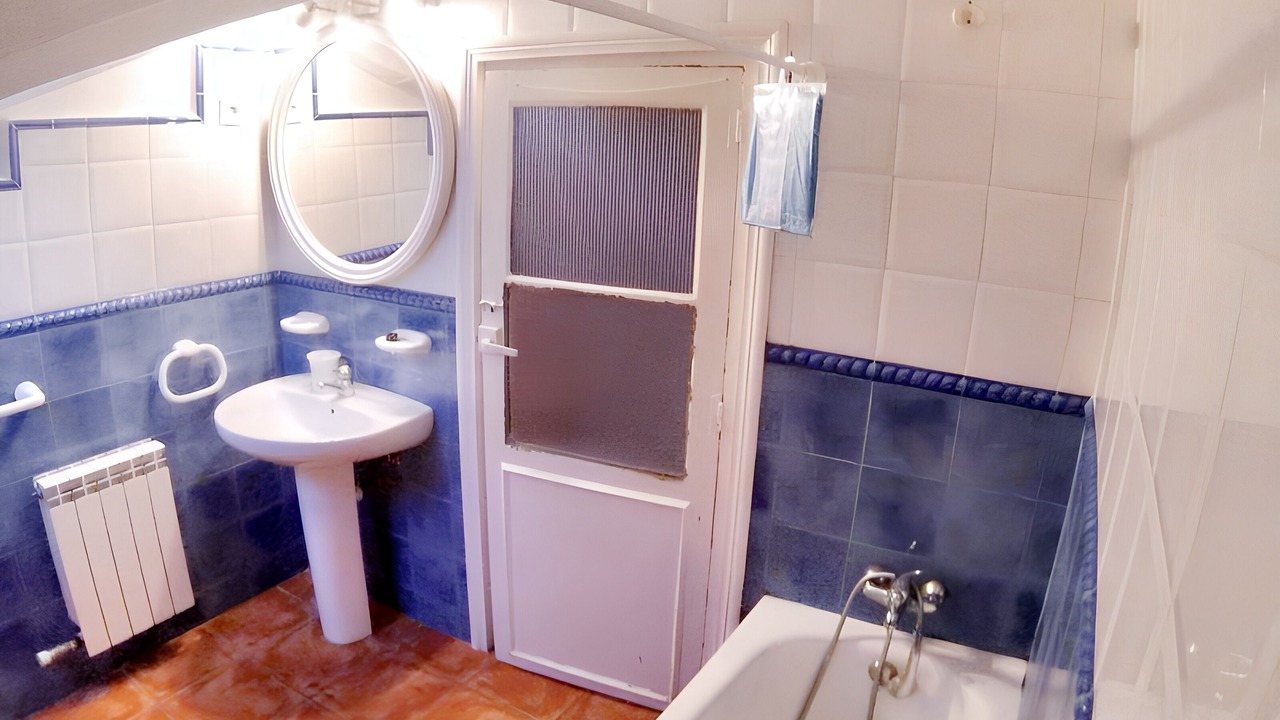 Photo of Bathroom in Logrono Historic Centre