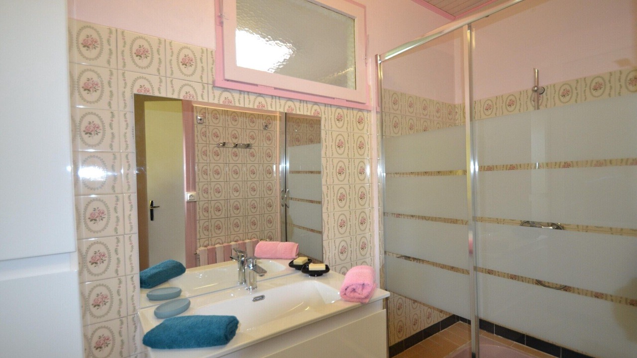 Photo of Others in Camiran