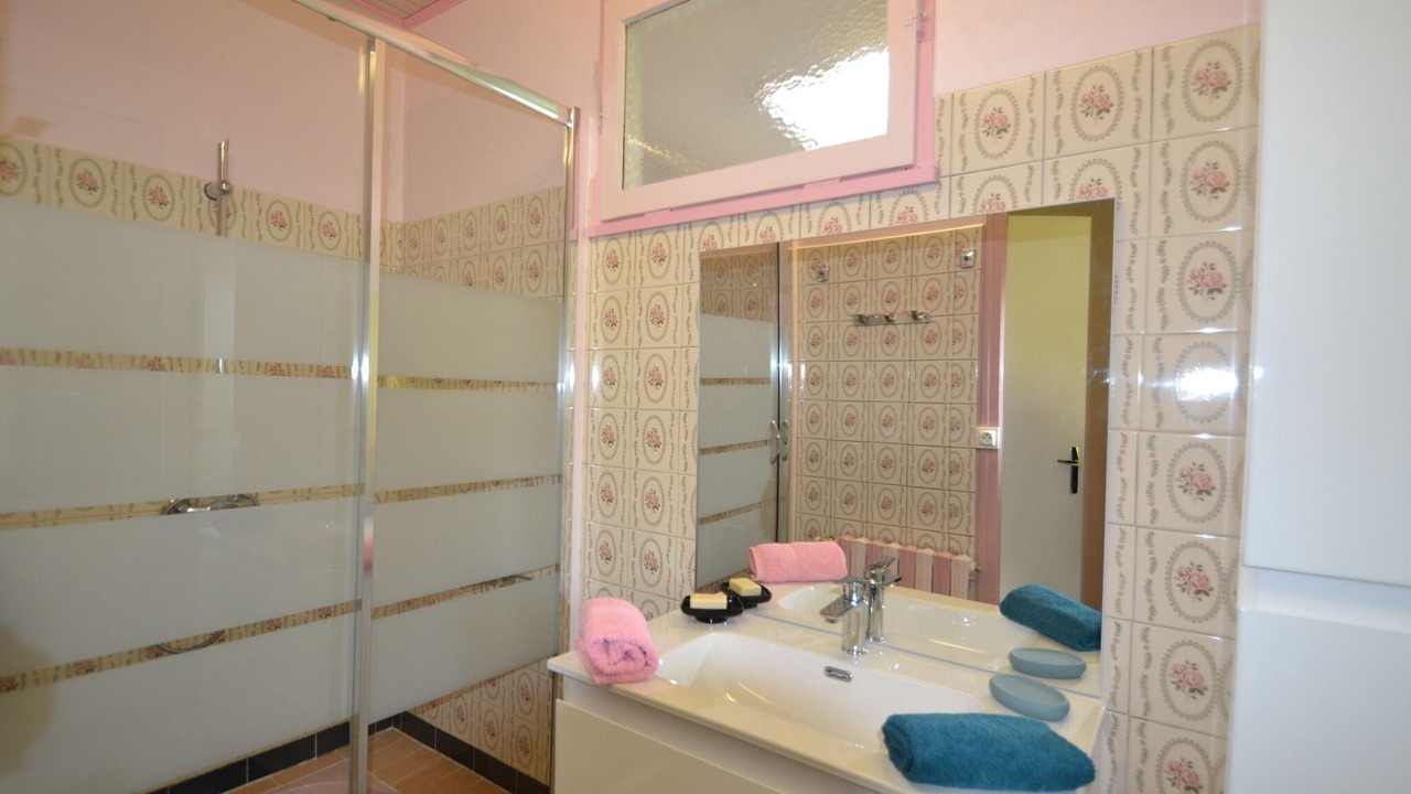 Photo of Bathroom in Camiran