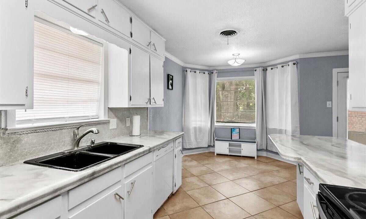 Photo of Kitchen in Lakeview  Jefferson County