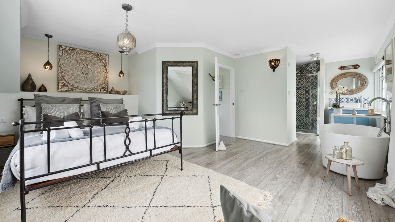 Photo of Others in Netley