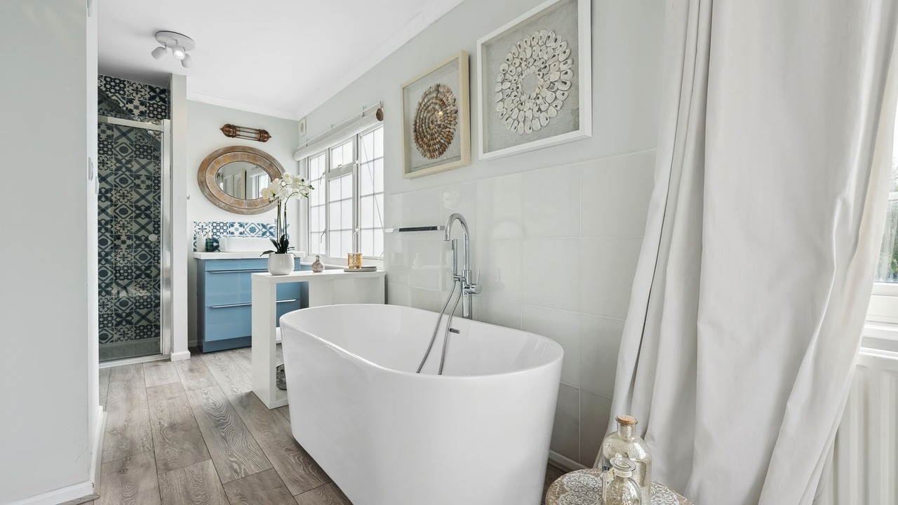 Photo of Others in Netley