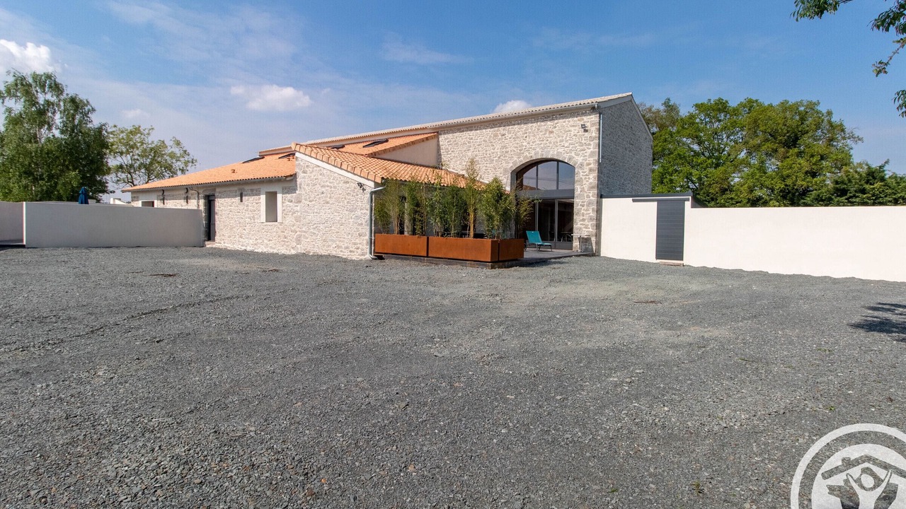 Photo of Outdoor in Torfou