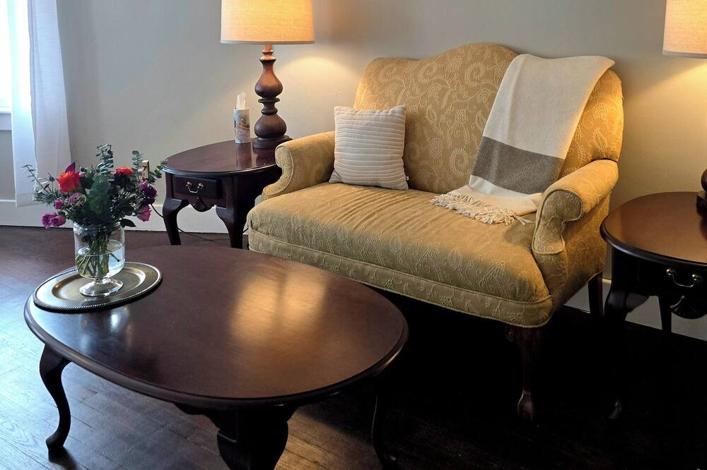 Photo of Livingroom in Cobleskill
