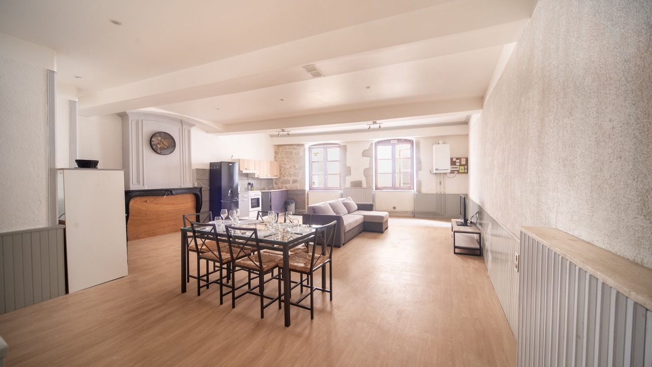 Photo of Others in Saint-Amour