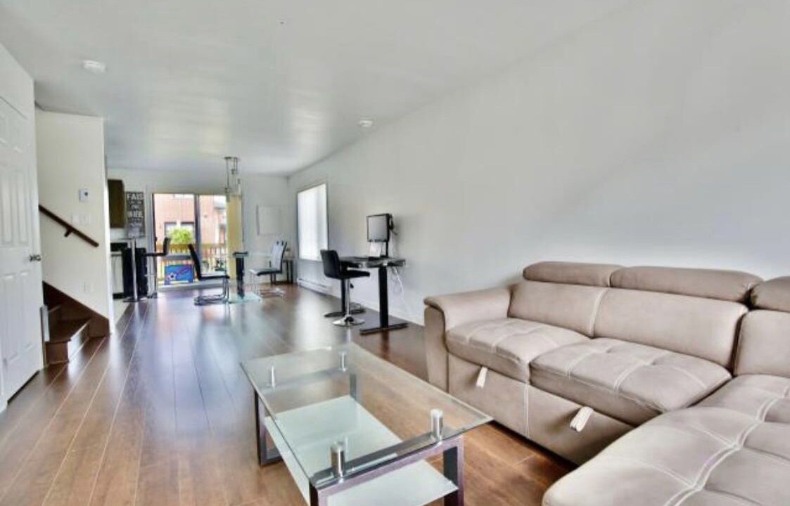 Photo of Livingroom in Brossard