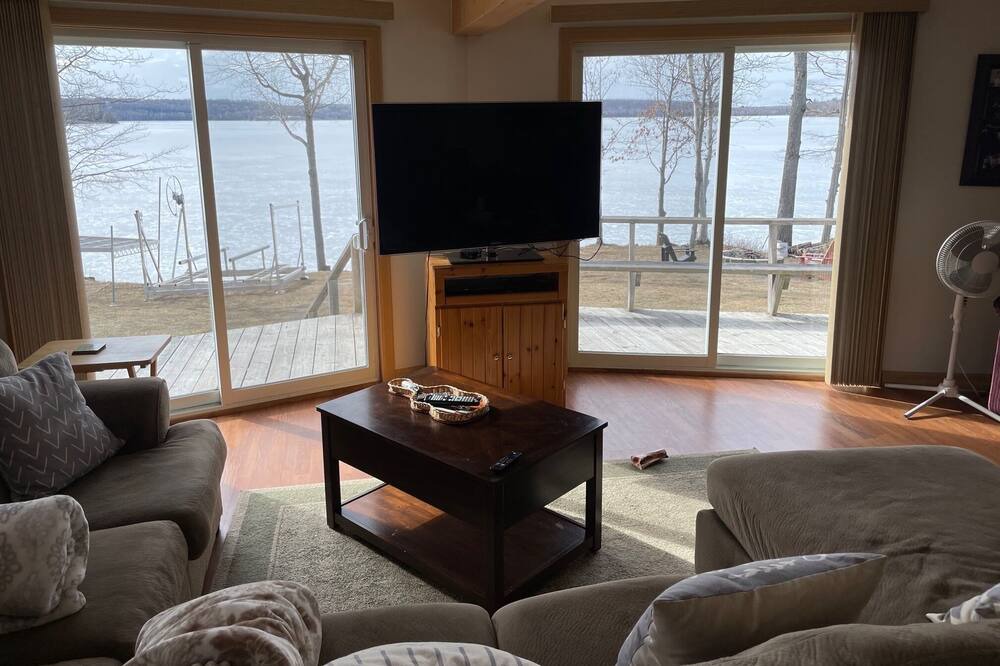 Photo of Livingroom in Blind River