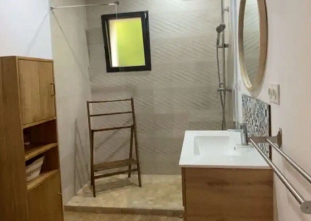 Photo of Bathroom in Lezignan-Corbieres