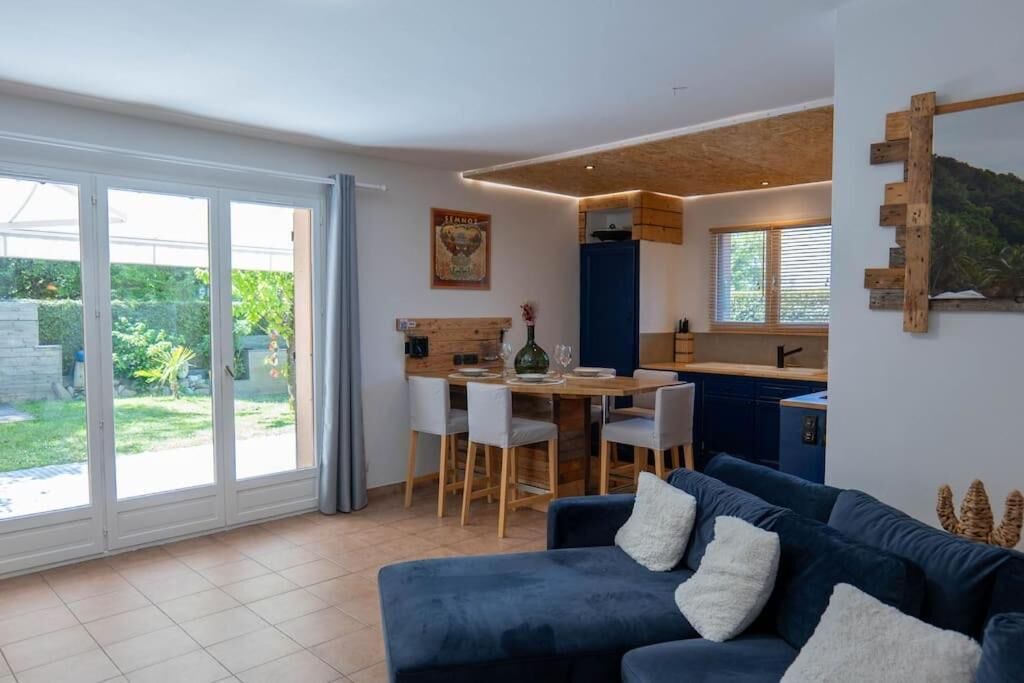 Photo of Livingroom in Saint-Martin-Bellevue