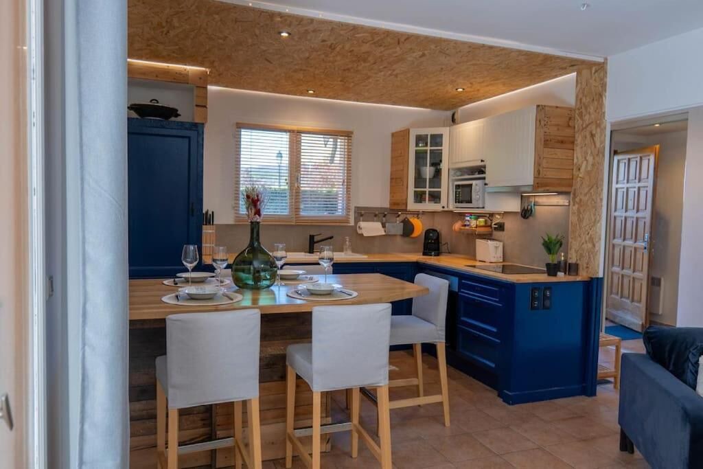 Photo of Kitchen in Saint-Martin-Bellevue