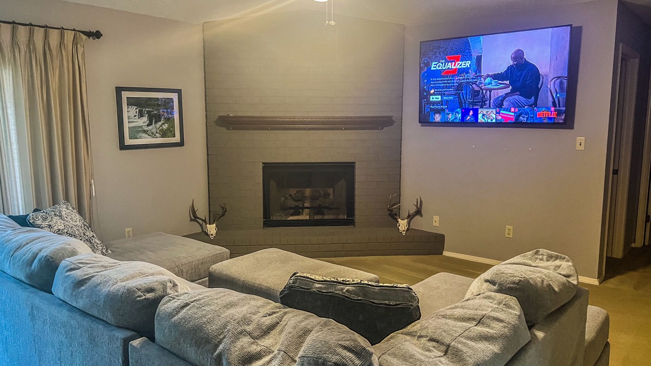Photo of Livingroom in Van Buren