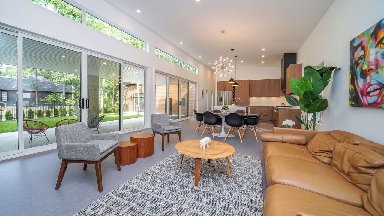 Photo of Livingroom in Grand Bend