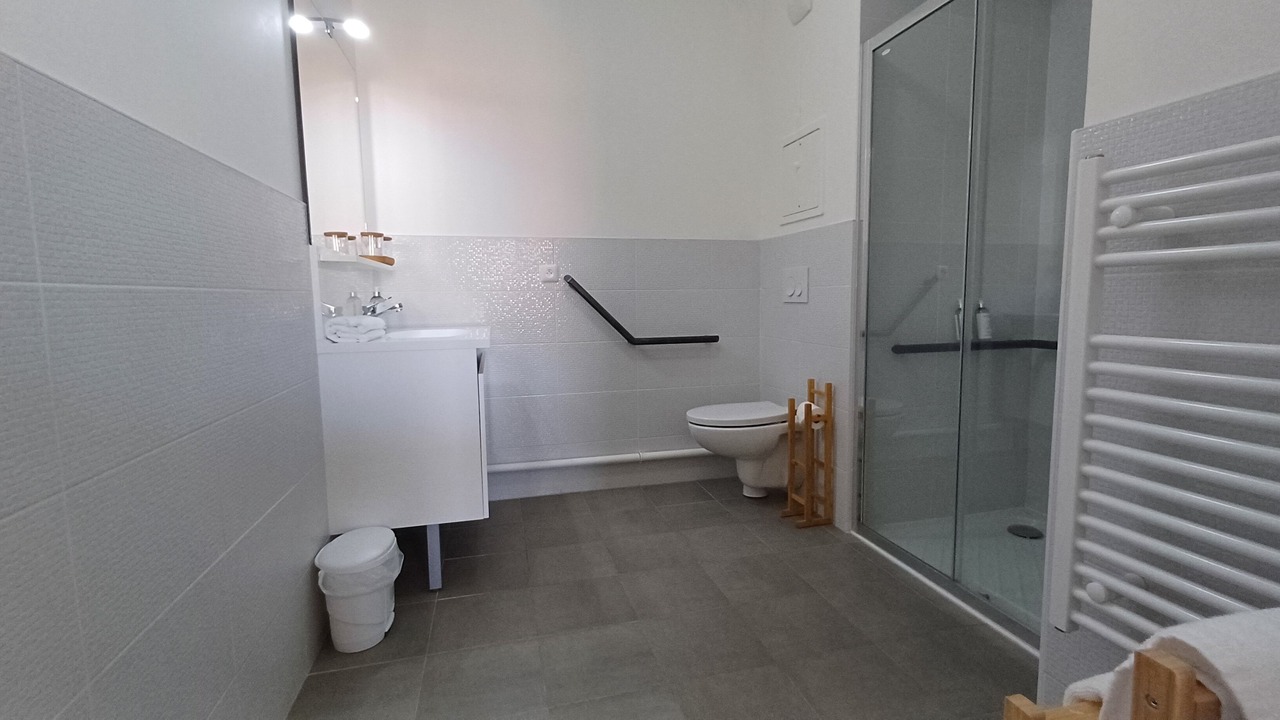 Photo of Bathroom in Clamart