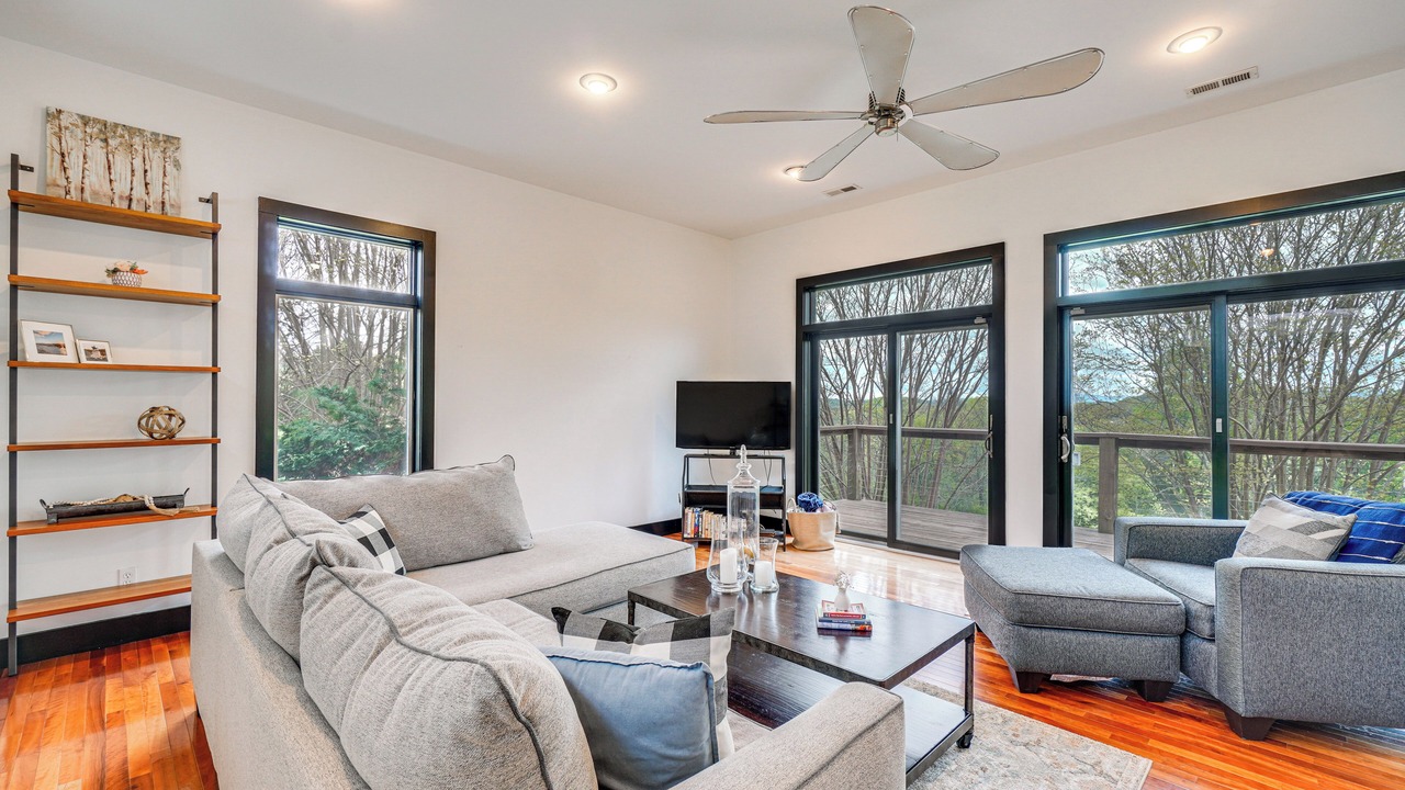 Photo of Livingroom in Louisville
