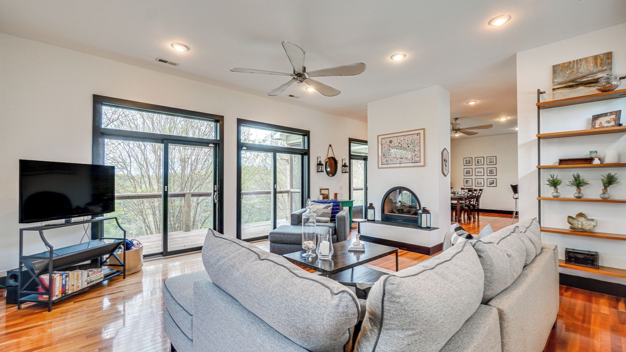 Photo of Livingroom in Louisville