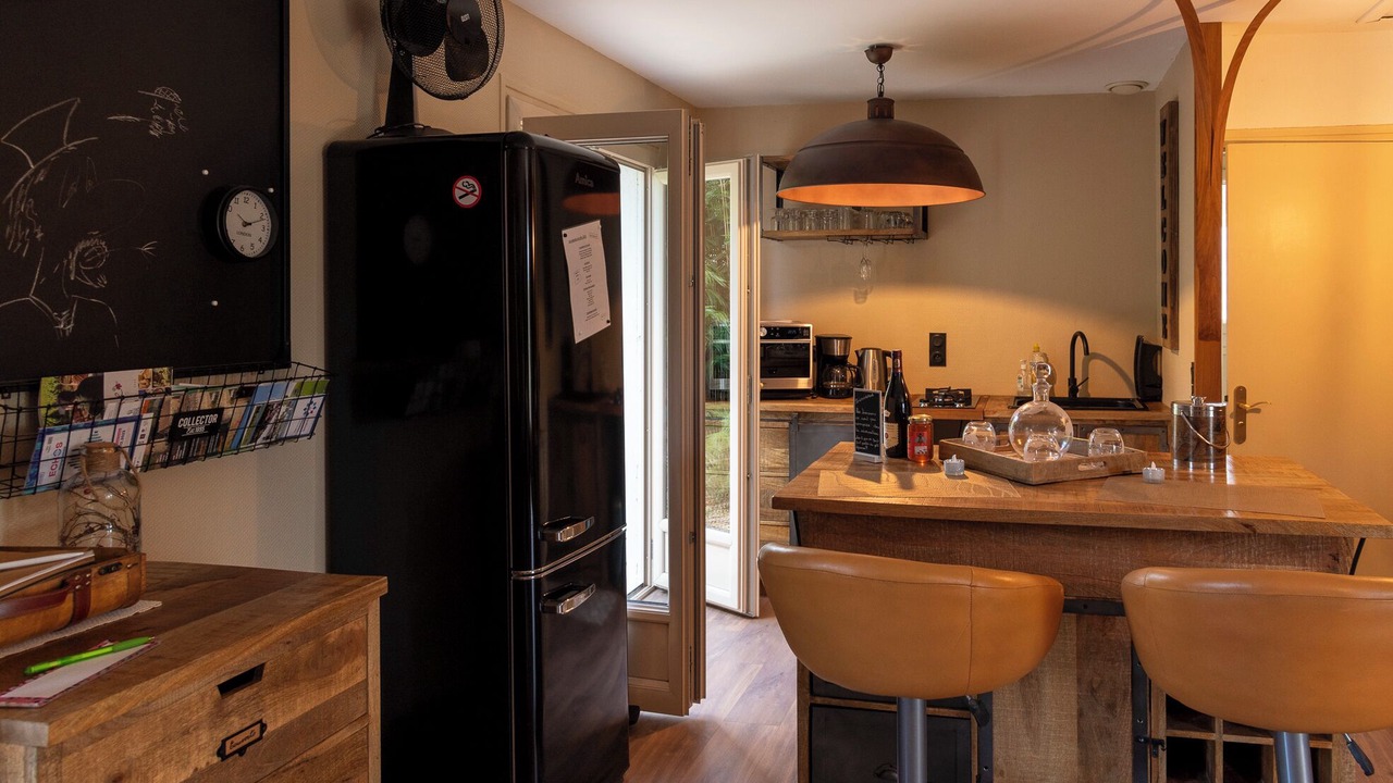 Photo of Others in Lindry