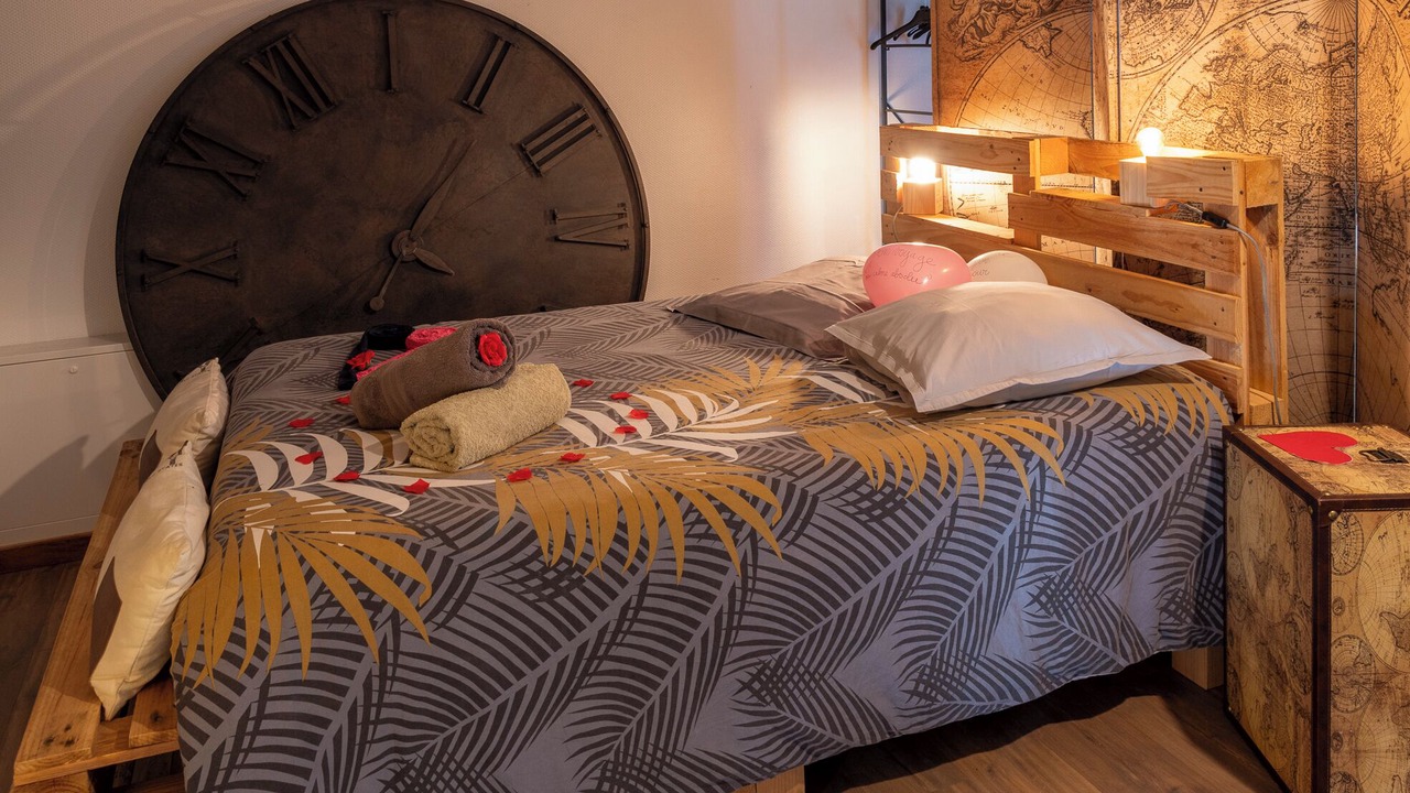 Photo of Others in Lindry