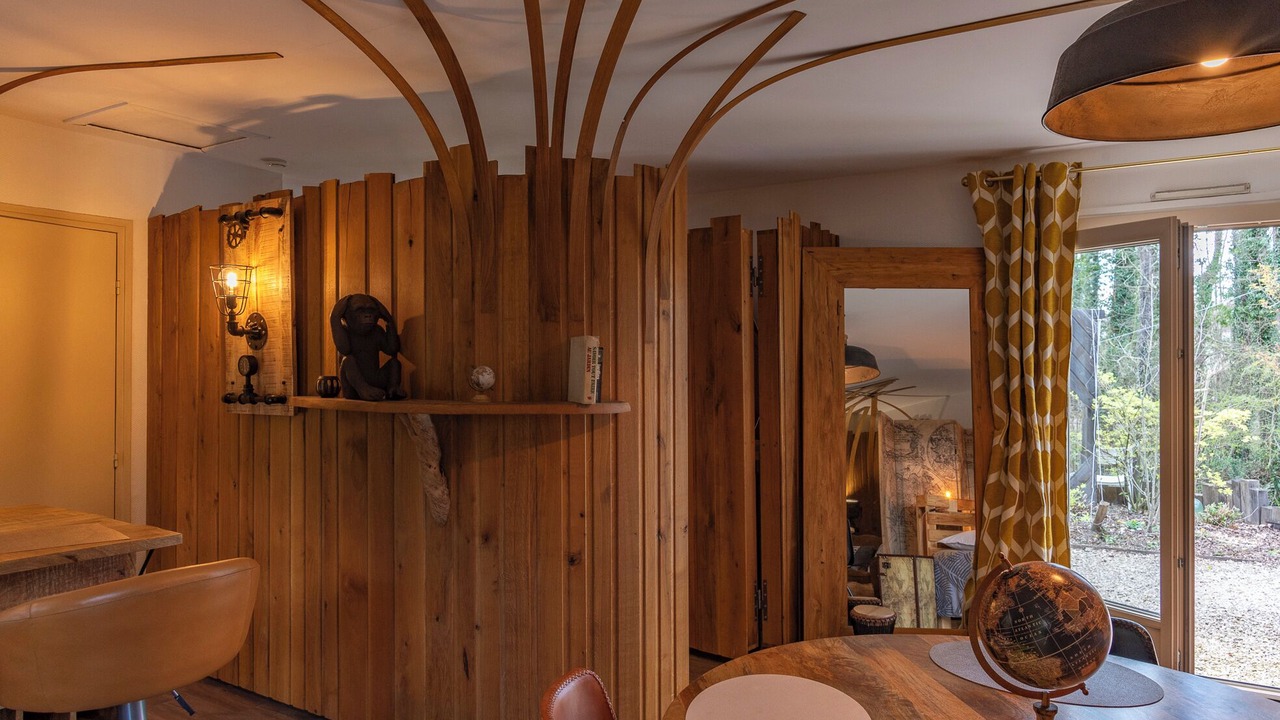 Photo of Others in Lindry