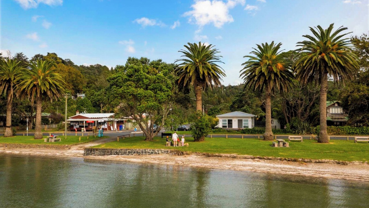 Photo of Outdoor in Laingholm