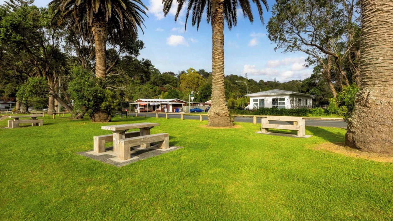 Photo of Outdoor in Laingholm