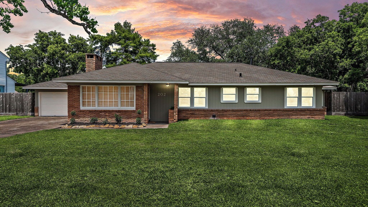 Photo of Outdoor in Shoreacres