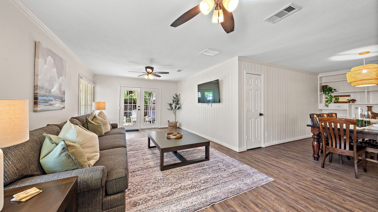 Photo of Livingroom in Shoreacres