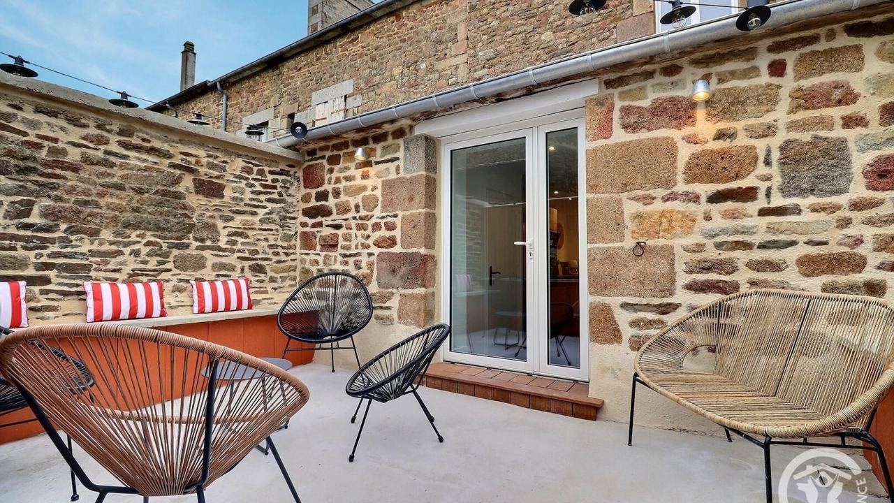 Photo of Outdoor in Romazy