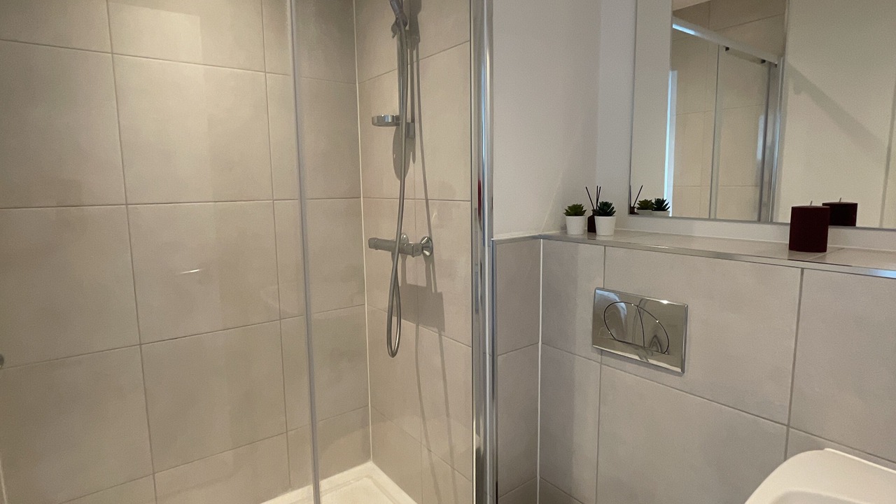 Photo of Others in Broad Green