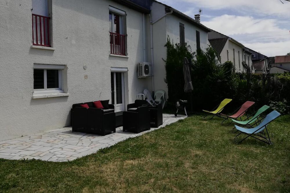 Photo of Outdoor in Combs-la-Ville