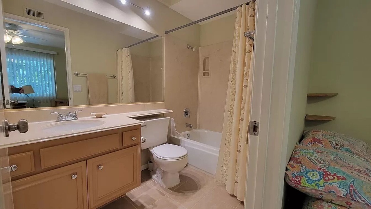 Photo of Bathroom in Calabasas