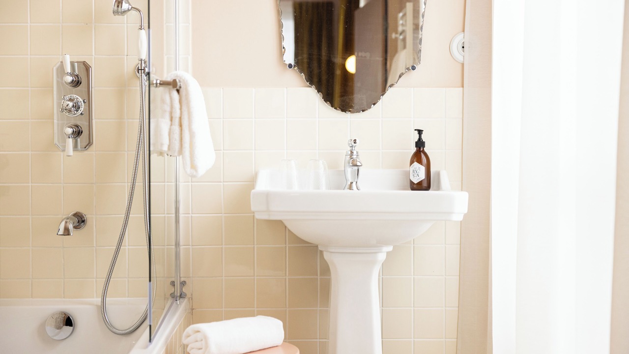 Photo of Bathroom in Saint-Ouen