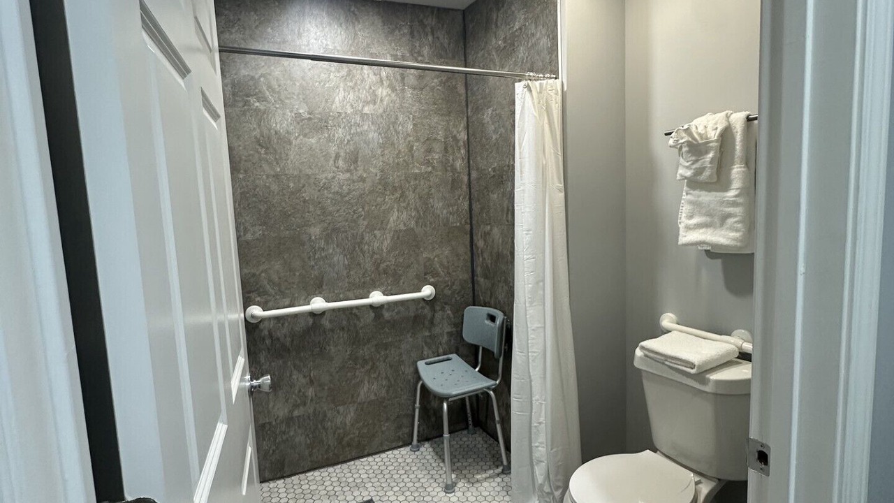 Photo of Bathroom in Iuka