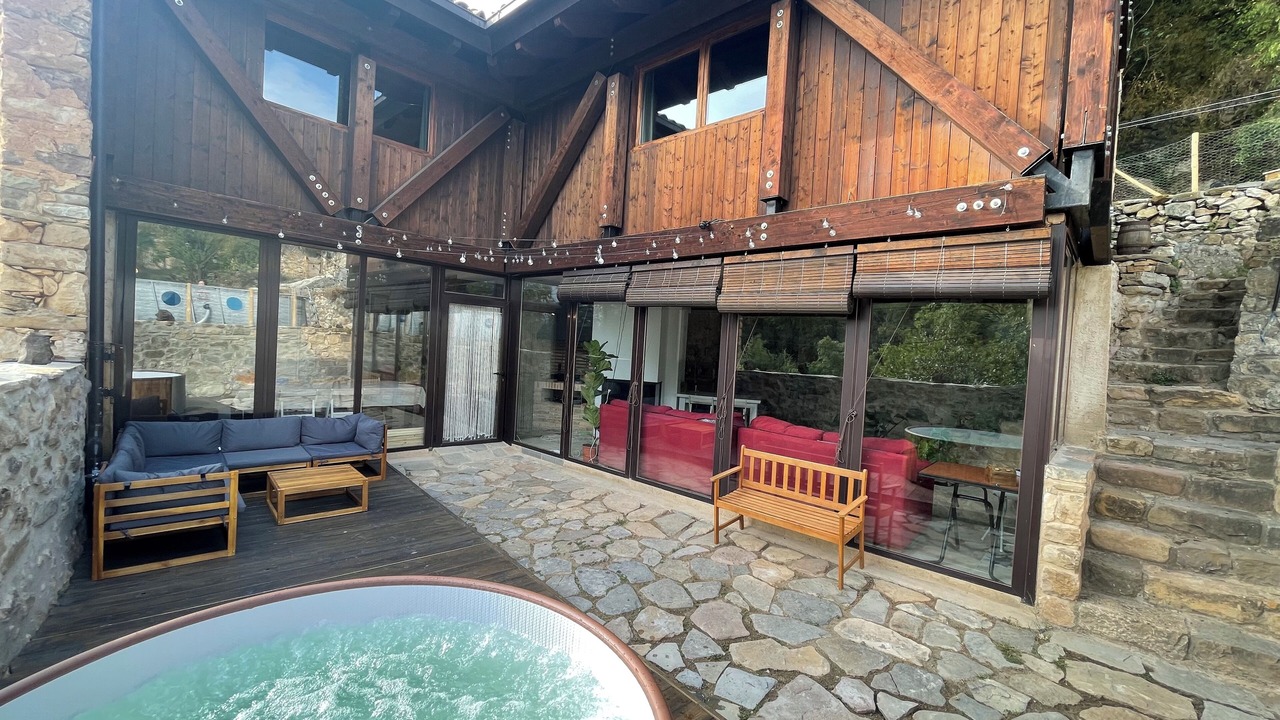 Photo of Outdoor in Aren