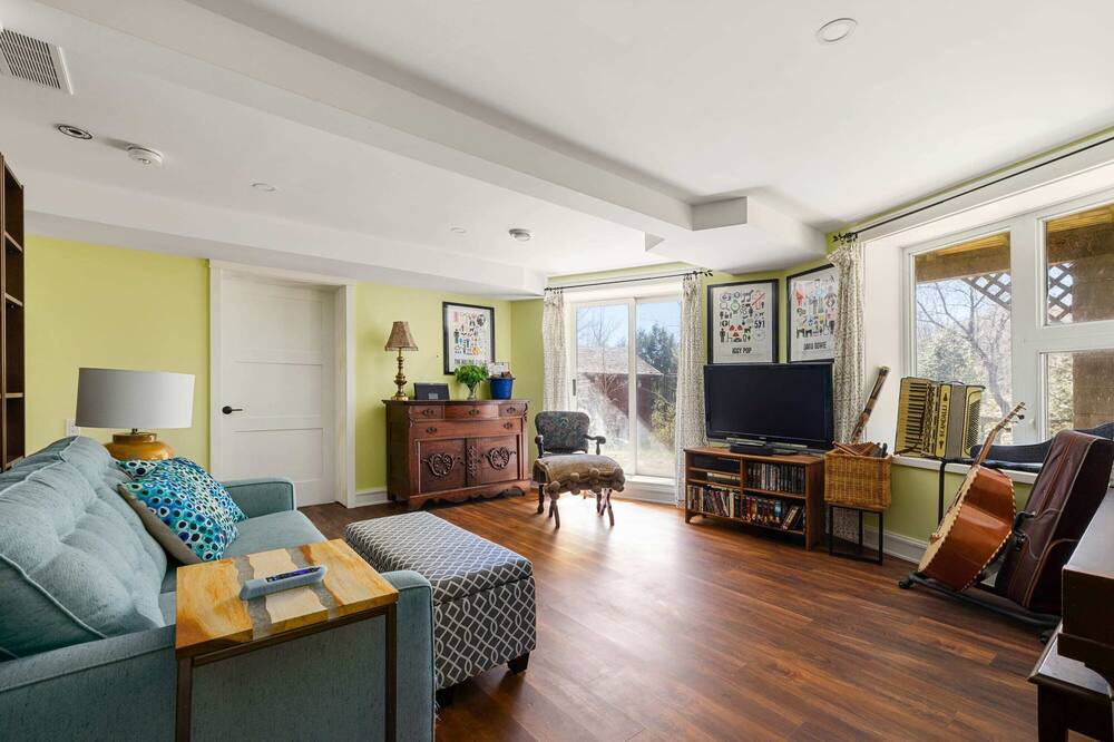 Photo of Livingroom in Jones Falls