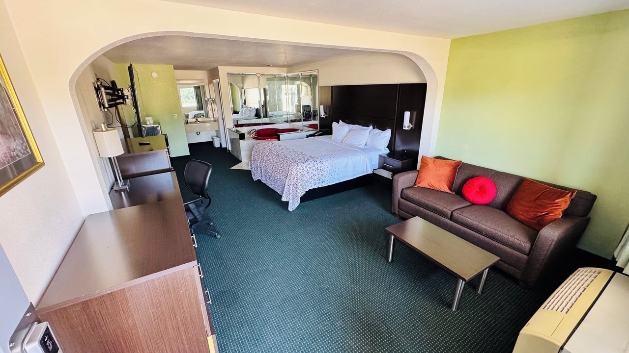 Photo of Others in Pine Mountain