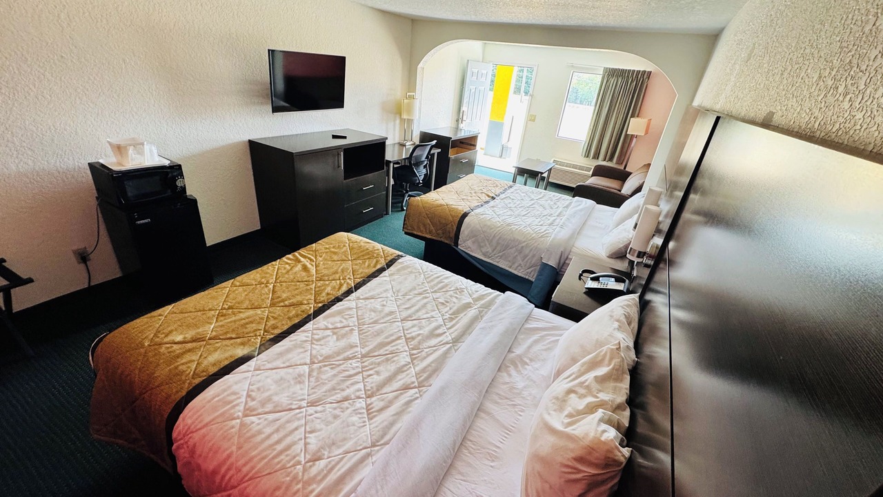 Photo of Others in Pine Mountain