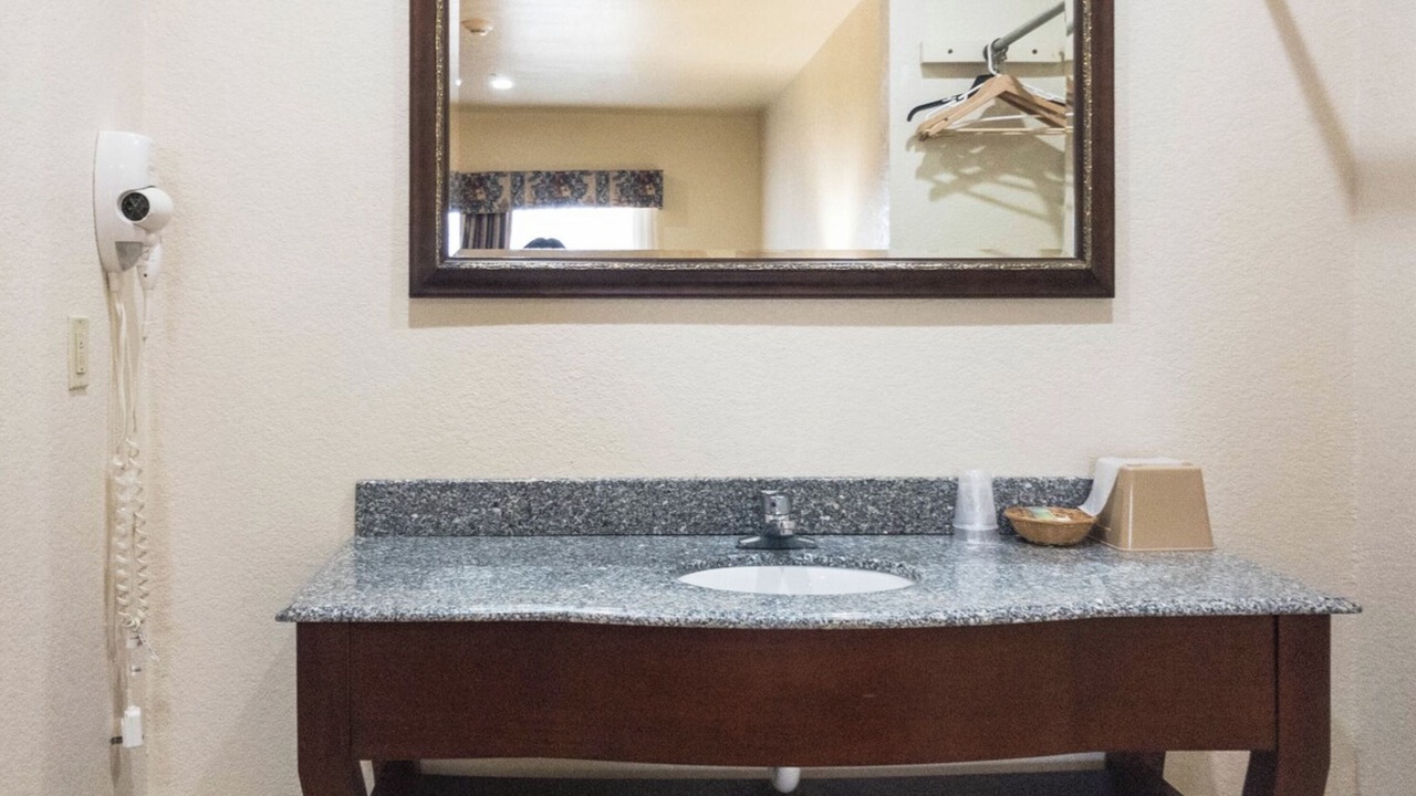 Photo of Bathroom in Coalgate