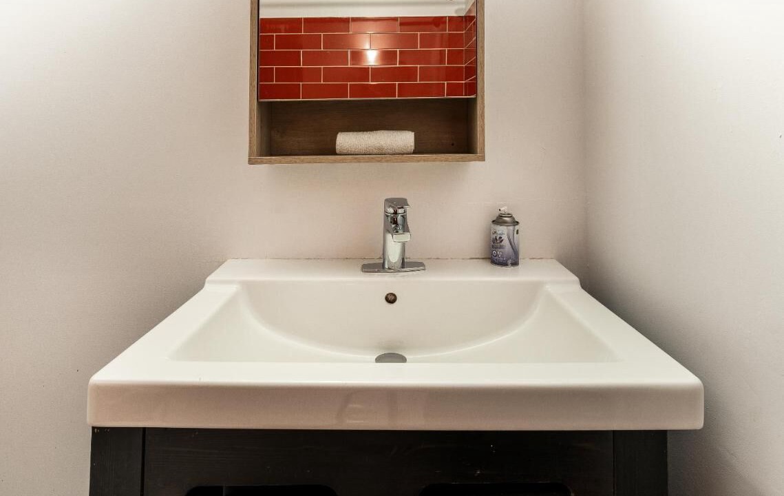 Photo of Bathroom in De Lorimier