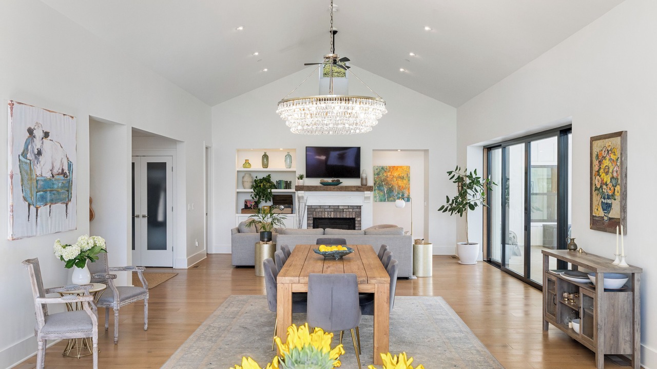Photo of Livingroom in Angwin