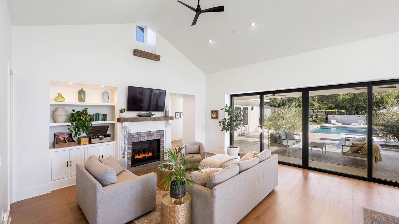 Photo of Livingroom in Angwin