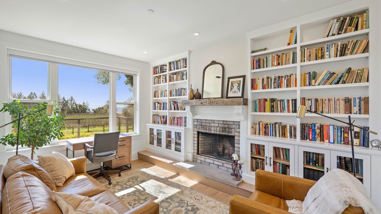 Photo of Livingroom in Angwin