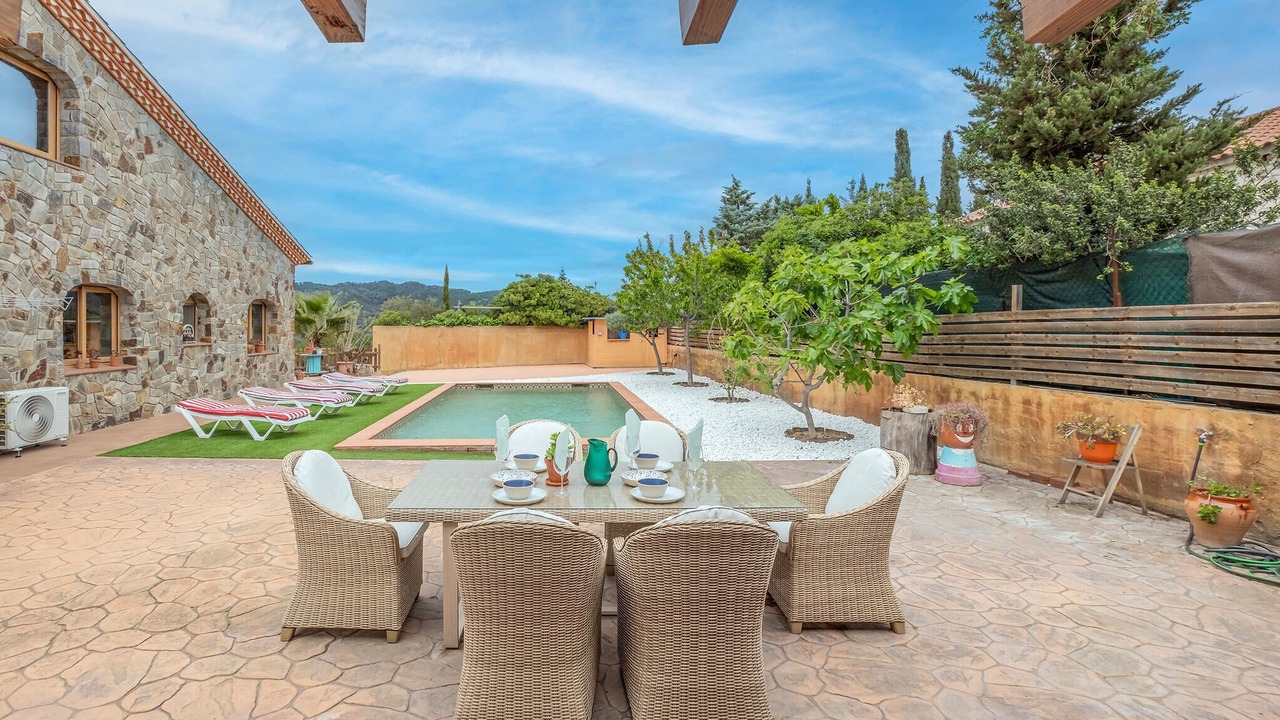 Photo of Patio Balcony in Argentona