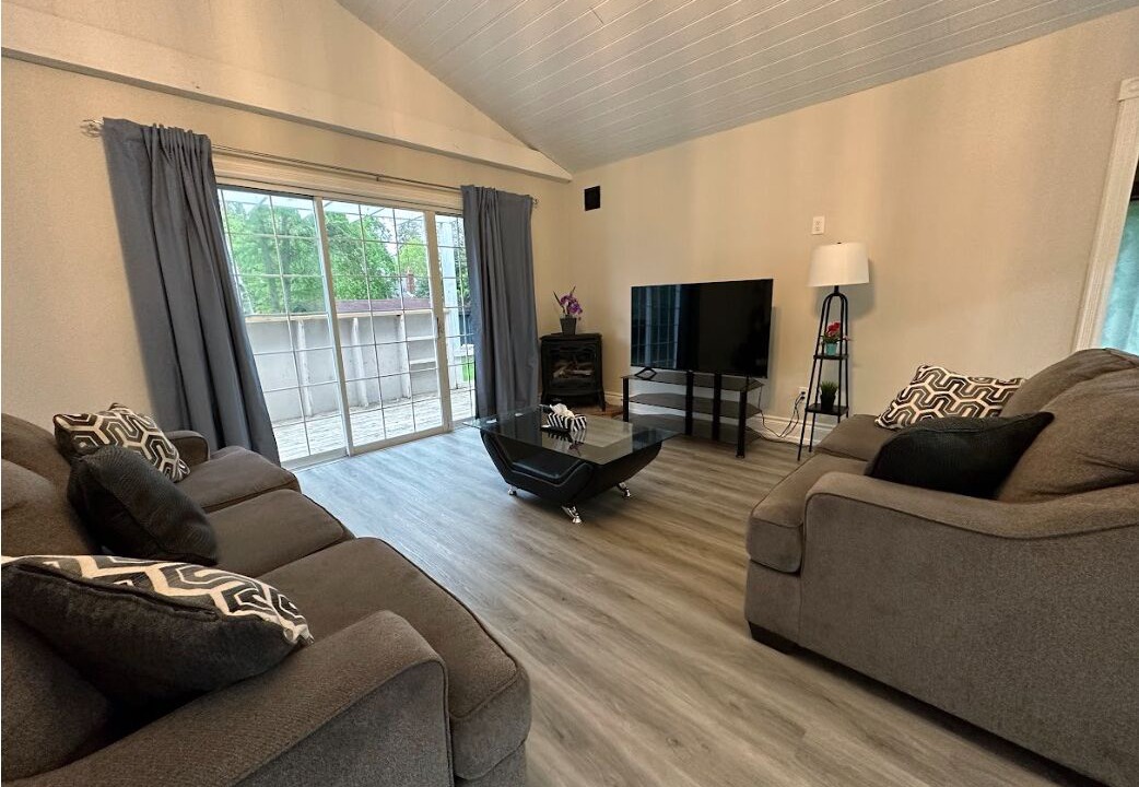 Photo of Livingroom in King City