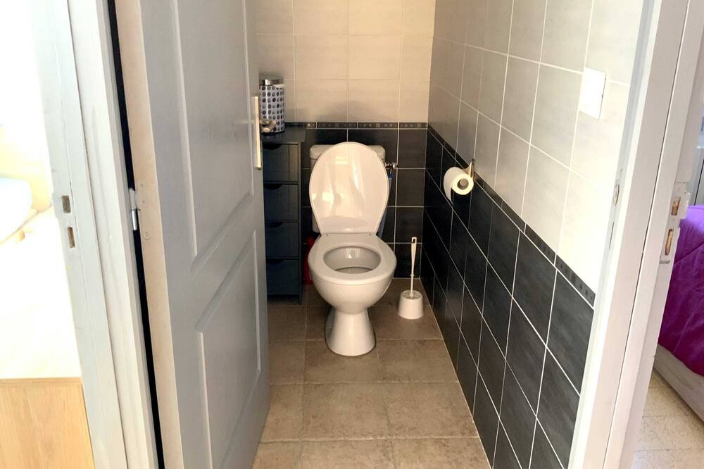 Photo of Bathroom in Saint-Laurent-La-Vernede