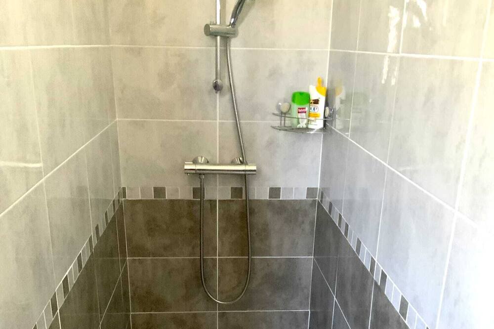 Photo of Bathroom in Saint-Laurent-La-Vernede