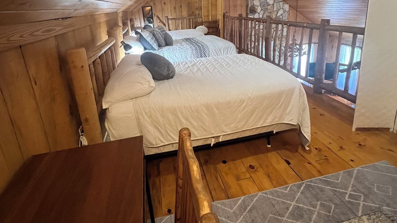 Photo of Bedroom in Cut Off
