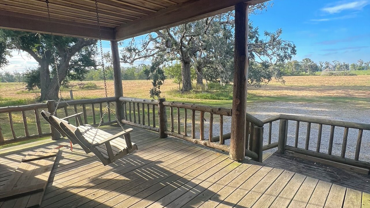 Photo of Patio Balcony in Cut Off