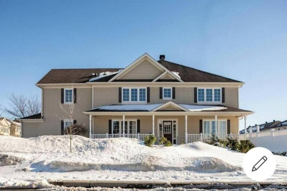 Photo of Outdoor in Ottawa Division