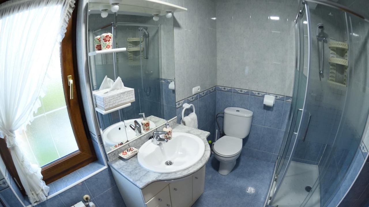 Photo of Bathroom in Mogro